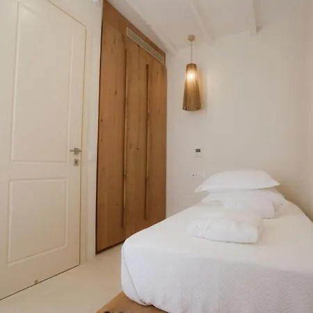 Extravagant Mykonos - 8 Bedrooms - Anisia - Stunning Sea Views - Kanalia * Glastros (Mykonos)